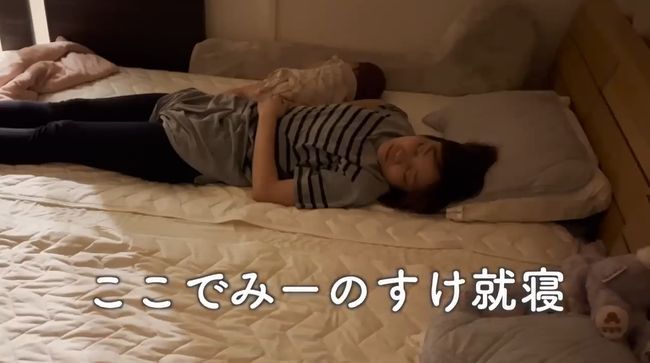 寝かしつけのつもりがママが寝落ち！するとベビーが驚きの行動に！？！！