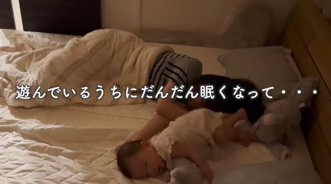 寝かしつけのつもりがママが寝落ち！するとベビーが驚きの行動に！？！！