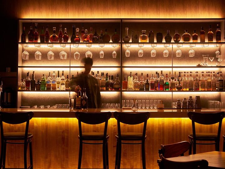 元町・中華街『Re : Journal』のバーカウンター