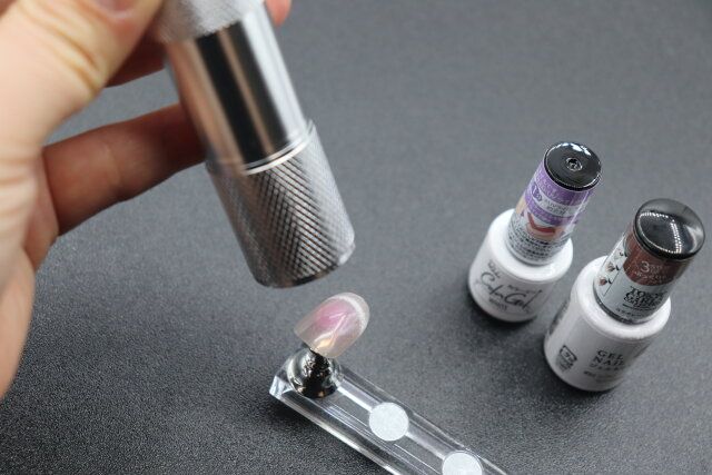 キャンドゥのLEDジェルネイルライトハンディタイプ