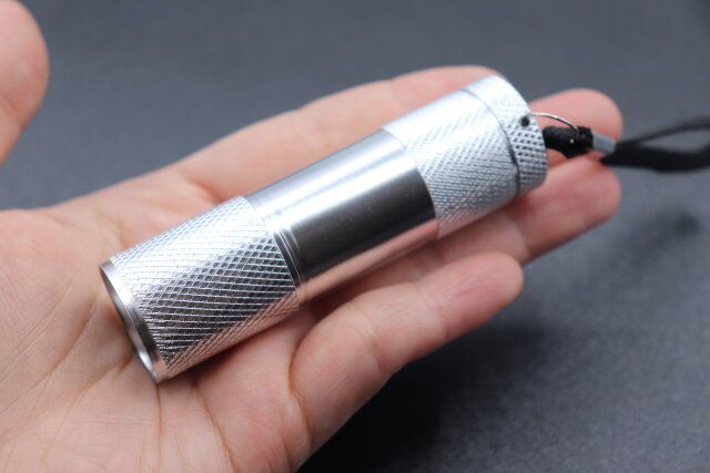 キャンドゥのLEDジェルネイルライトハンディタイプ