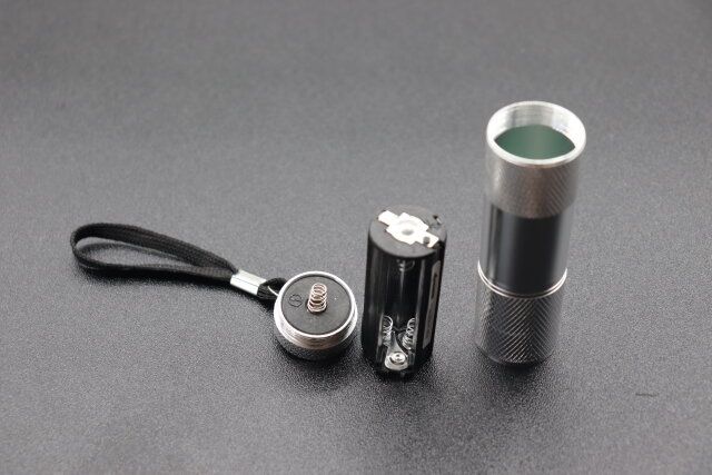 キャンドゥのLEDジェルネイルライトハンディタイプ