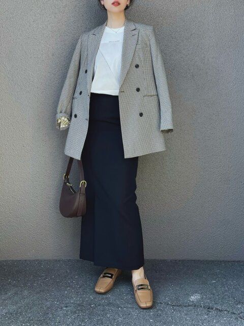 春のテーラードジャケットコーデ