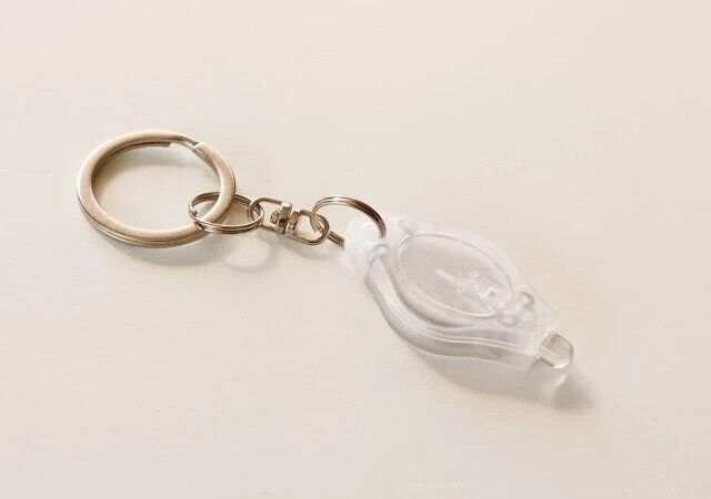 セリアのMR-22B 白色 LED キーチェーンライト