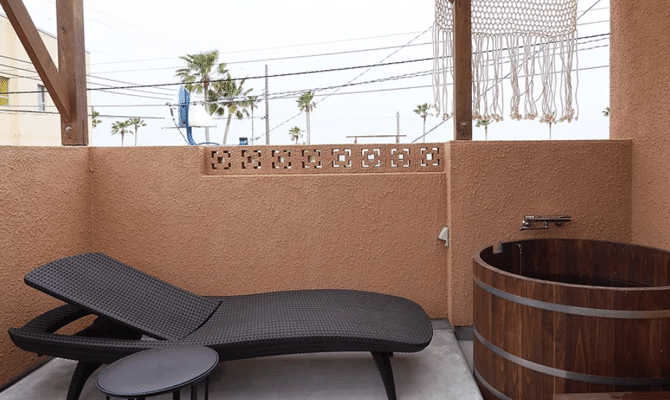 ヒノキの水風呂画像