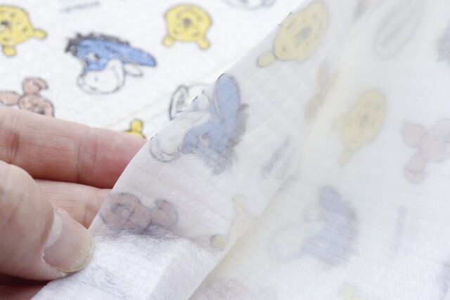 ダイソーの保冷袋みたいなテープ付ソフトバッグ 2枚（くまのプーさん）