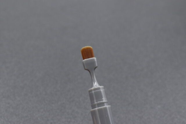 セリアのブラシ付きHKアイシャドウ×アイブロウ（チャコールグレー）