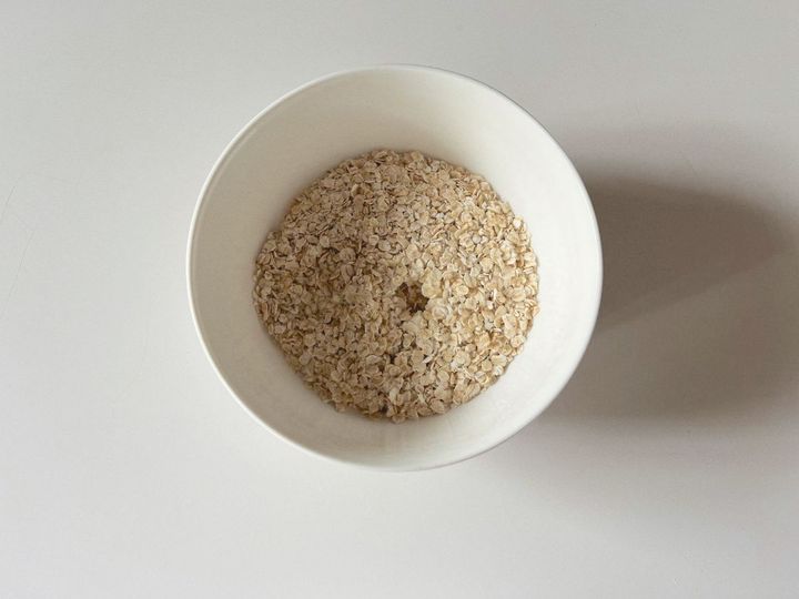 【簡単米粉レシピ】ヘルシーなオートミールとバナナの米粉マフィン【渡辺友美子のコーヒーに合うお菓子のレシピ vol.39 〜レシピで旅するヨーロッパ〜】