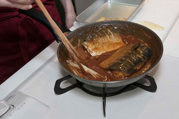 【サバの味噌煮】生臭い、煮崩れる……料理のプロに解決法を聞いてみた！