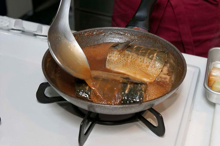【サバの味噌煮】生臭い、煮崩れる……料理のプロに解決法を聞いてみた！