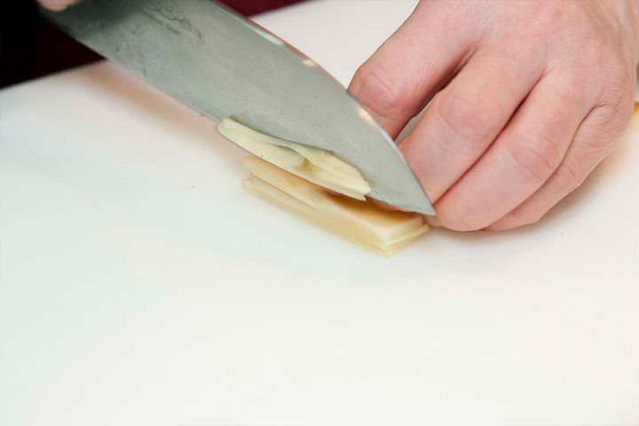 【サバの味噌煮】生臭い、煮崩れる……料理のプロに解決法を聞いてみた！