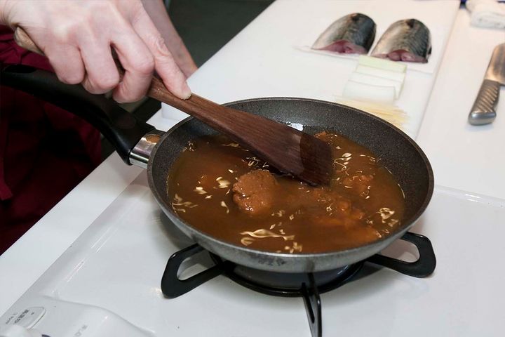 【サバの味噌煮】生臭い、煮崩れる……料理のプロに解決法を聞いてみた！