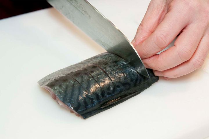 【サバの味噌煮】生臭い、煮崩れる……料理のプロに解決法を聞いてみた！