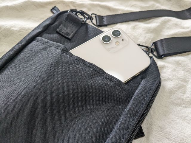 深めのオープンポケット