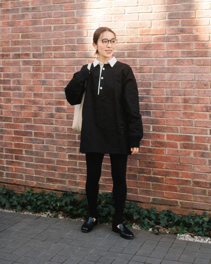 ハイセンスな春の“モノトーン”コーデ5選。上級者の差し色使いを参考にしよう【TOKYO SNAP】