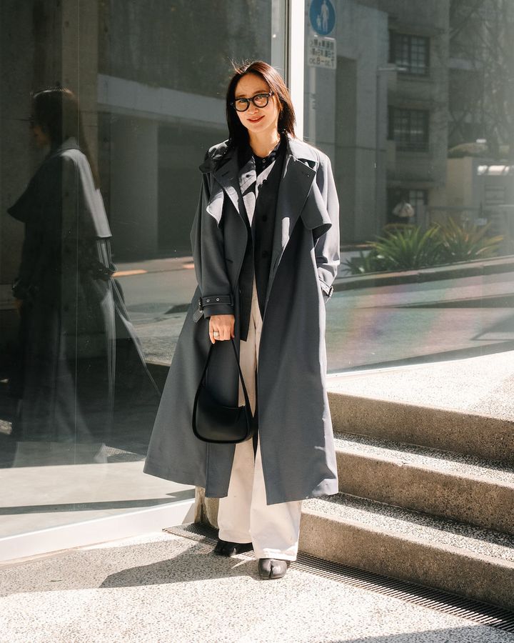 ハイセンスな春の“モノトーン”コーデ5選。上級者の差し色使いを参考にしよう【TOKYO SNAP】