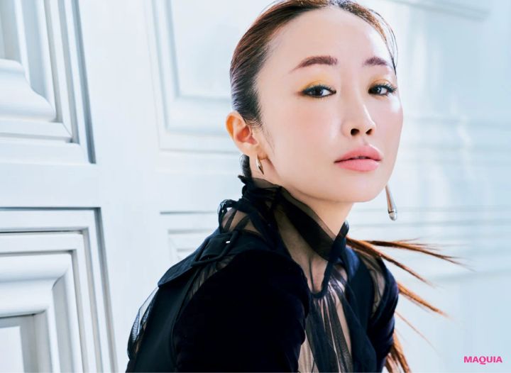 神崎 恵さんが考える、個性を出したいときのメイク・ヘア・服。次元の違う吸引力を叶えるコツ_8