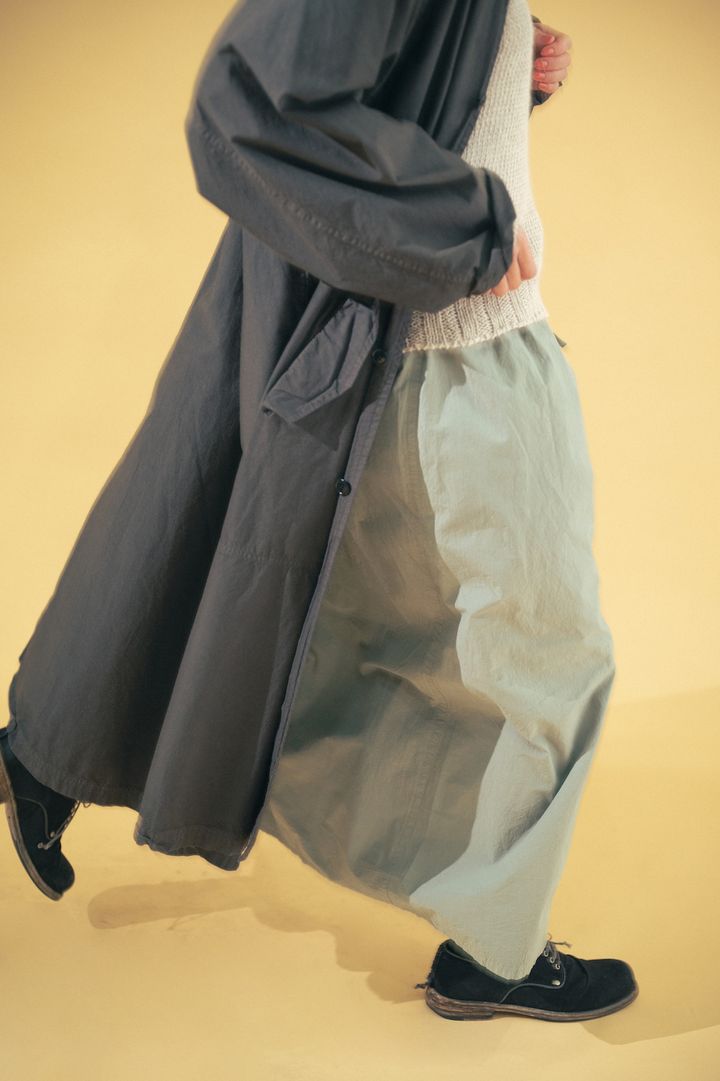 大人のスカート着こなし。春もくすみカラーが落ち着くんです【FUDGE FRIEND おしゃれさんの毎日コーディネート vol.357｜田中真里奈】