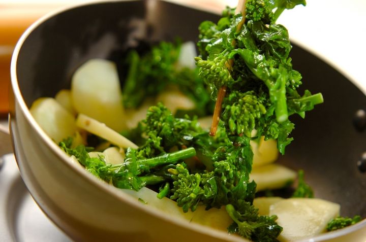 ジャガイモと菜の花の炒め物の作り方2