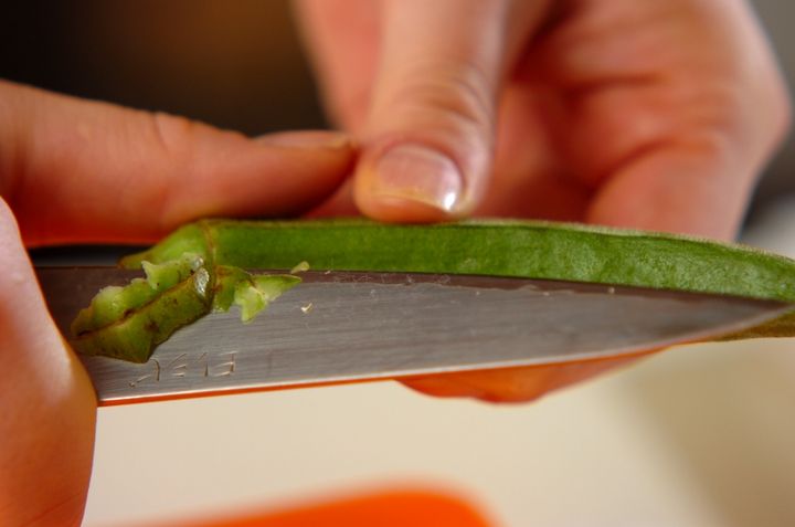 キャベツとオクラの即席漬けの下準備1