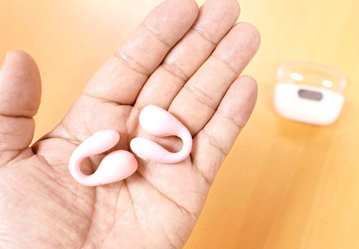 3COINS「オープンイヤーイヤカフイヤホン」をBluetoothでペアリングする手順1