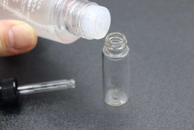 ダイソーのスポイト付ボトルの詰め替え
