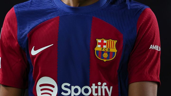 バルセロナ、10年1980億円でNIKEと契約延長か PUMAも同額提示