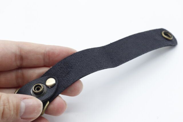 セリアのアングラ―フックはスナップボタン式