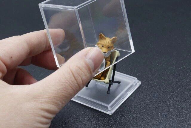 セリアのディスプレイキューブ・Sはミニチュアグッズを飾るのにおすすめ