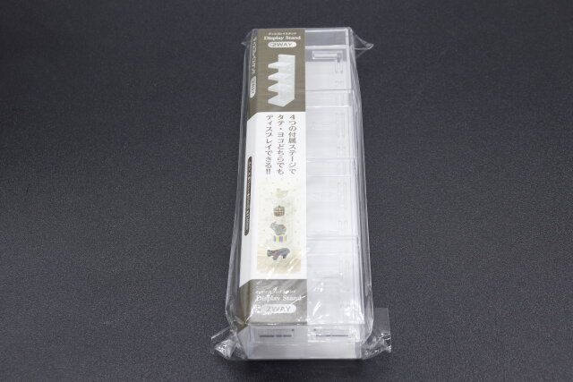 セリアのディスプレイスタンド2WAYのパッケージ