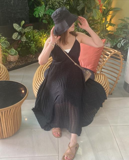 UNIQLO：Cのプリーツキャミソールワンピを着用したコーデ