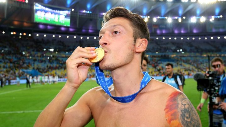 なぜ引退してからガチムチ化したのか エジルが明かす「WWEのオファーを待ってるわけじゃない（笑）」