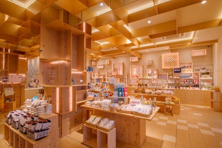 雲の上の足湯でのんびり、箱根・早雲山駅にある「cu―mo箱根」へ