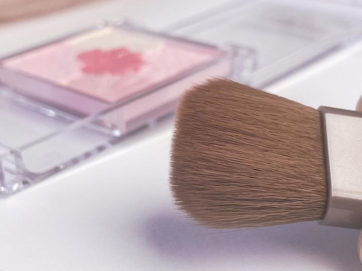 画像: プチプラなのに、付属のブラシは毛量があってふわふわ。