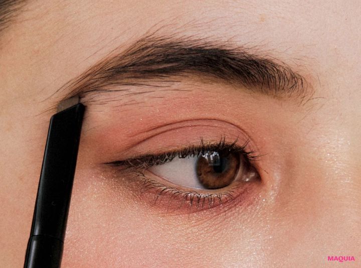 甘めメイク×ハンサム眉で洒落感アップ。アンバランスさが要のメイクのコツを解説_7