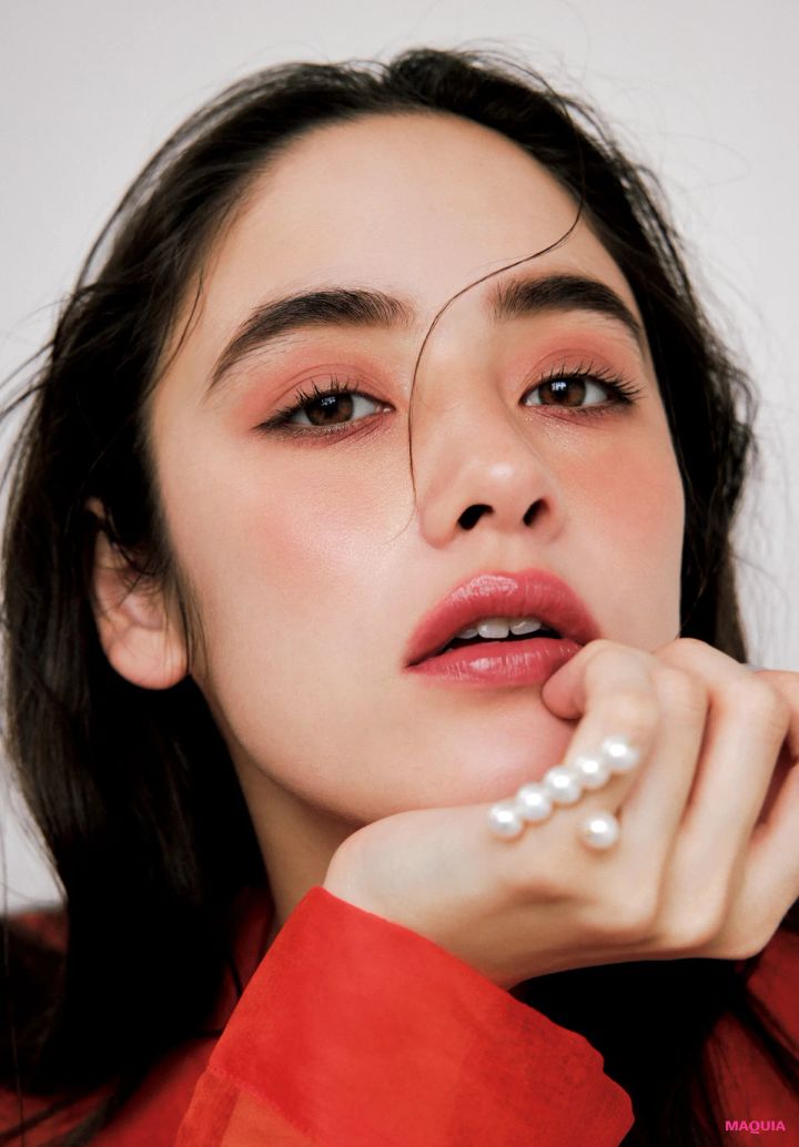 甘めメイク×ハンサム眉で洒落感アップ。アンバランスさが要のメイクのコツを解説_2