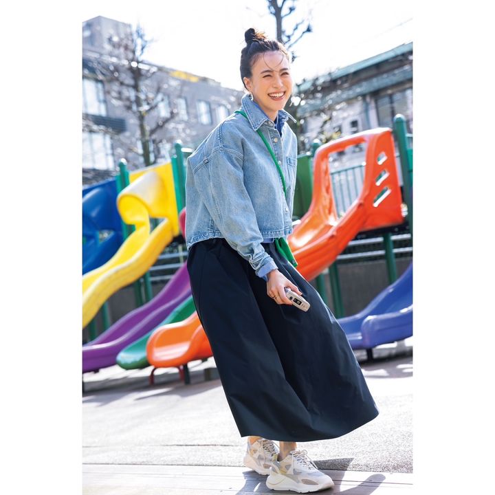 黒スカート デニムジャケット