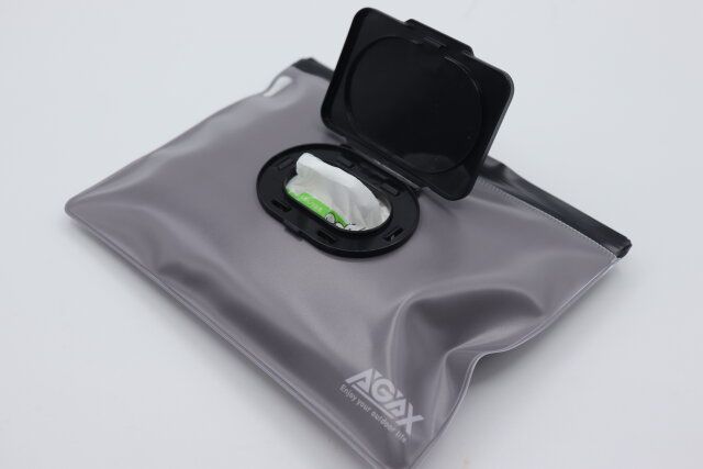 ダイソーお家でも使いたいウェットシートポーチ（AGAX）