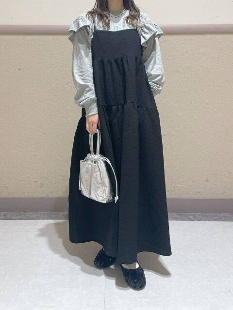 春の黒キャミワンピースコーデ