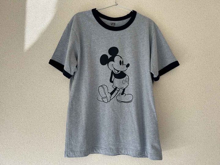 画像: 【ユニクロ】ミッキー スタンズ UT（半袖・レギュラーフィット）¥1,500 www.uniqlo.com