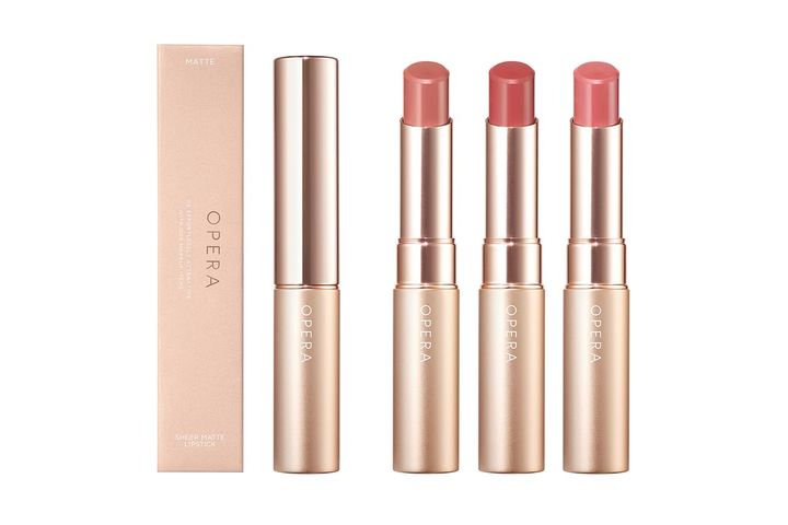 シアーマットリップスティック 春新色・限定色／各1,980（税込み）