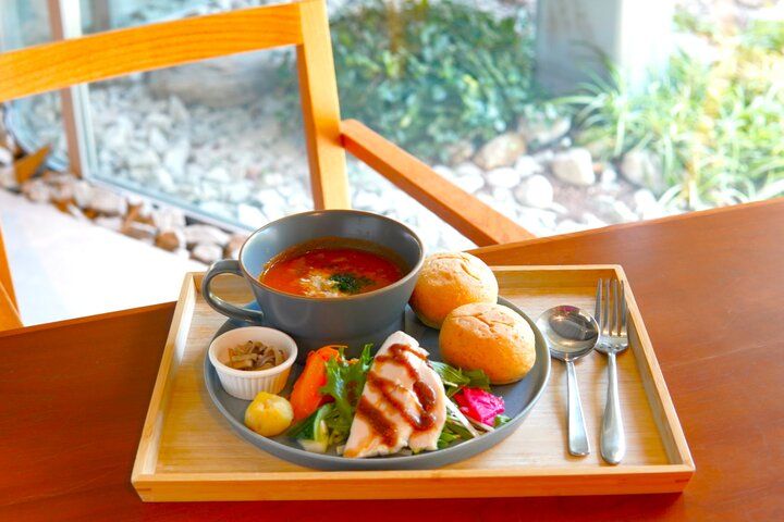 まるで鎌倉の自然の中にいるように感じる緑豊かなカフェでひと休み♪「café518」