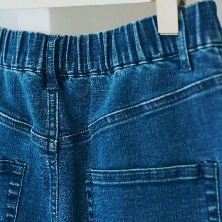 デニムのリラックス感を堪能しながらレディに履ける《スリードッツ》のバギーシルエットデニム。【マイスタンダードブック】
