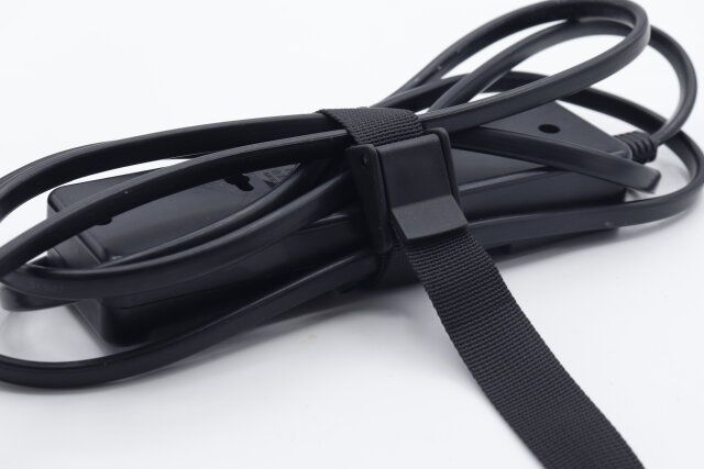 セリアのアウトドア 簡単タイテープ ブライトカラーは家の中でも使える