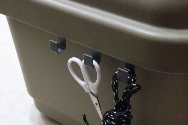 セリアの収納ボックス用フック 3Pの使用例