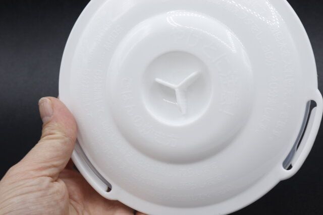 ダイソー 電子レンジ調理器（ご飯一合炊き用）Wの蓋