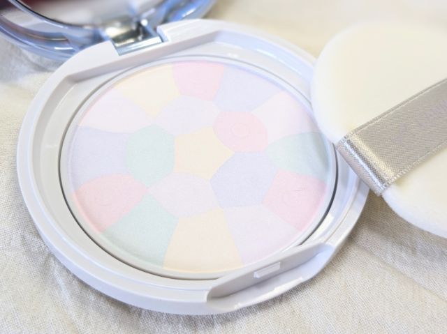 キャンメイク イルミネイティングフィニッシュパウダー ～Abloom～