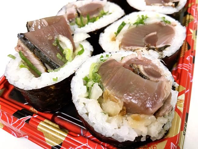 ロピア ほぼ具海鮮巻き 藁焼きかつおの土佐巻