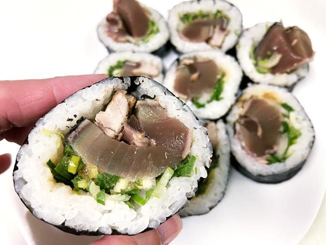 ロピア ほぼ具海鮮巻き 藁焼きかつおの土佐巻