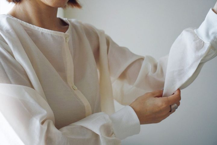 シアー素材のワンピース